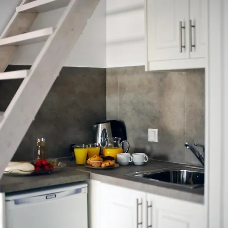 Archontiko Santorini Fira (Santorini)