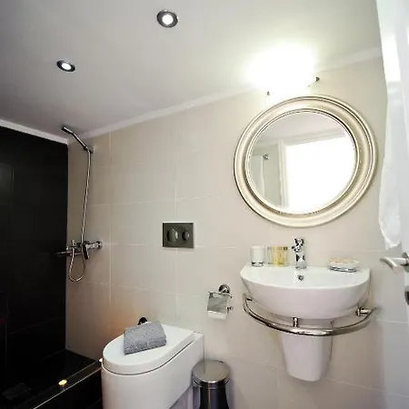 Archontiko Santorini *